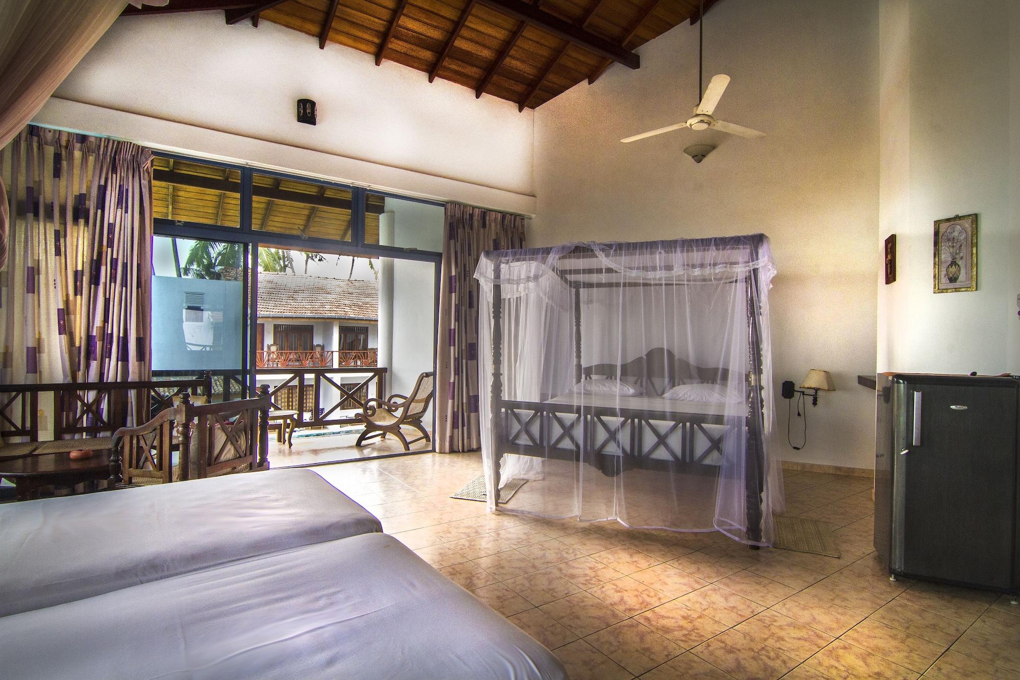 Ranmal Beach Hotel Hikkaduwa Buitenkant foto