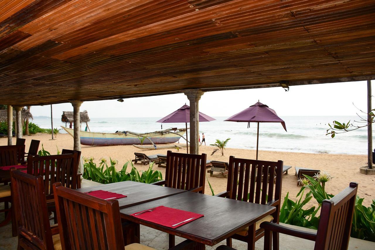 Ranmal Beach Hotel Hikkaduwa Buitenkant foto