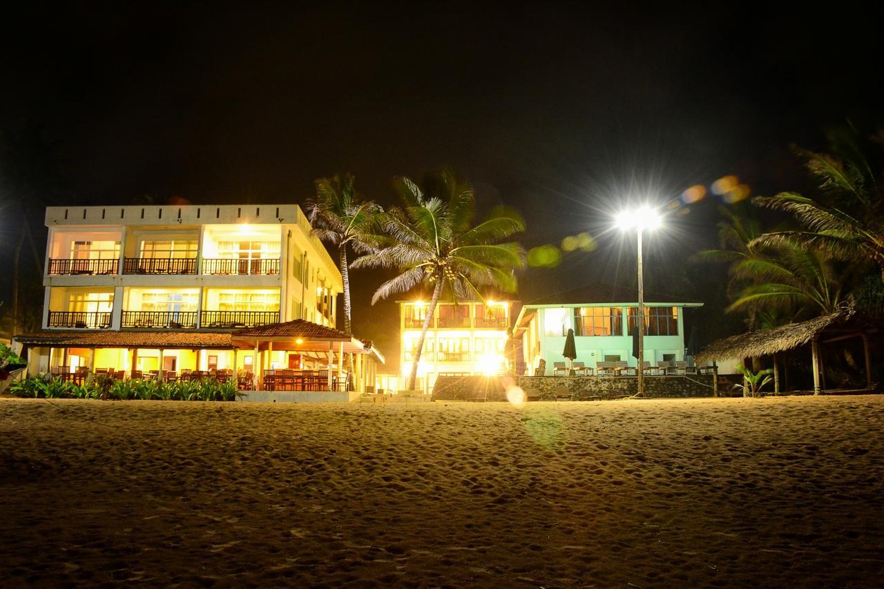 Ranmal Beach Hotel Hikkaduwa Buitenkant foto