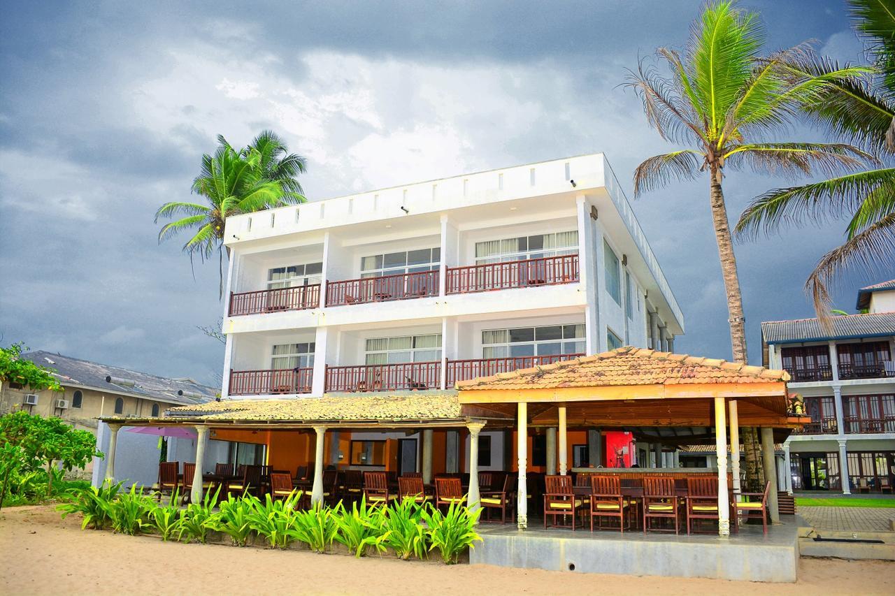 Ranmal Beach Hotel Hikkaduwa Buitenkant foto