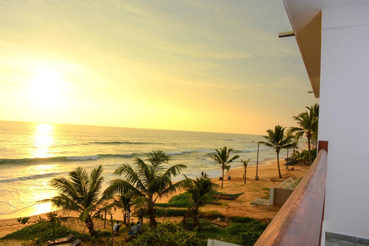 Ranmal Beach Hotel Hikkaduwa Buitenkant foto