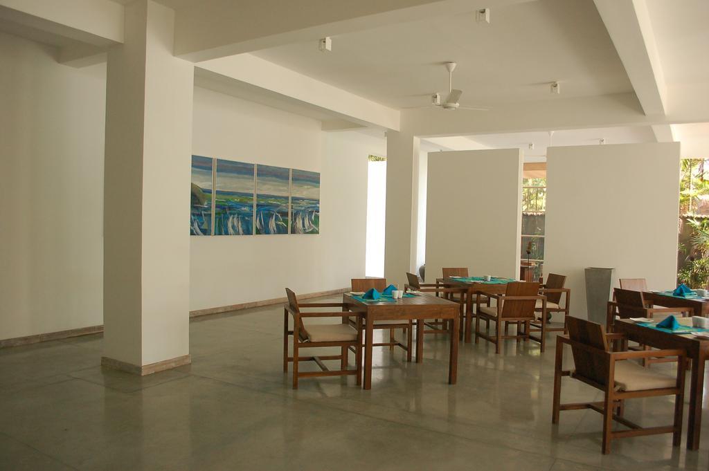Ranmal Beach Hotel Hikkaduwa Buitenkant foto