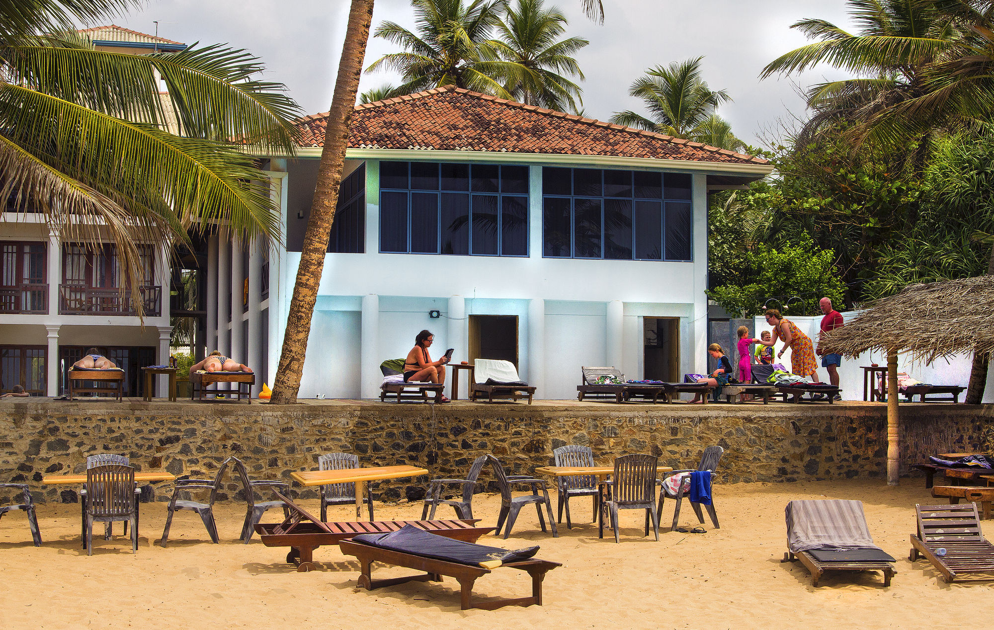 Ranmal Beach Hotel Hikkaduwa Buitenkant foto